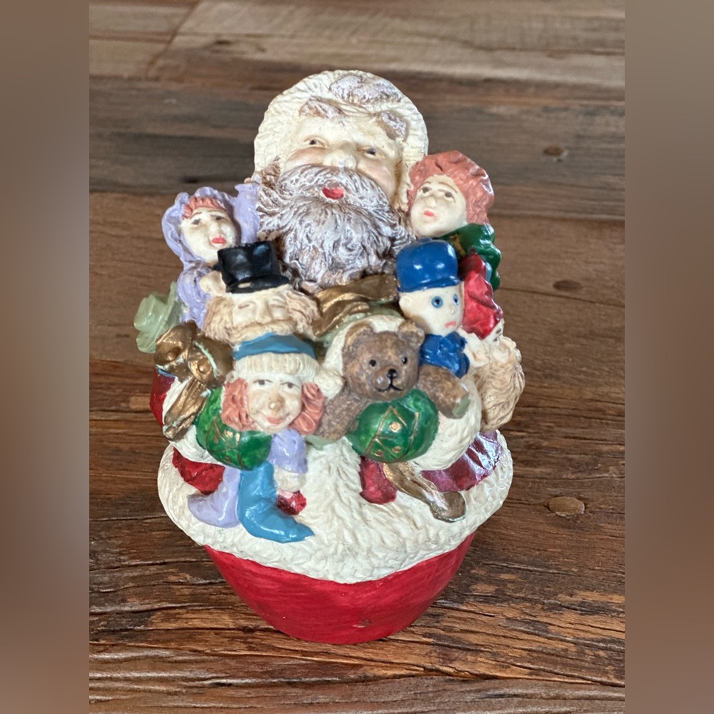 Vintage Santa Claus Holiday Mantel Decor, Windsor Collection, Resin, Great Cond.